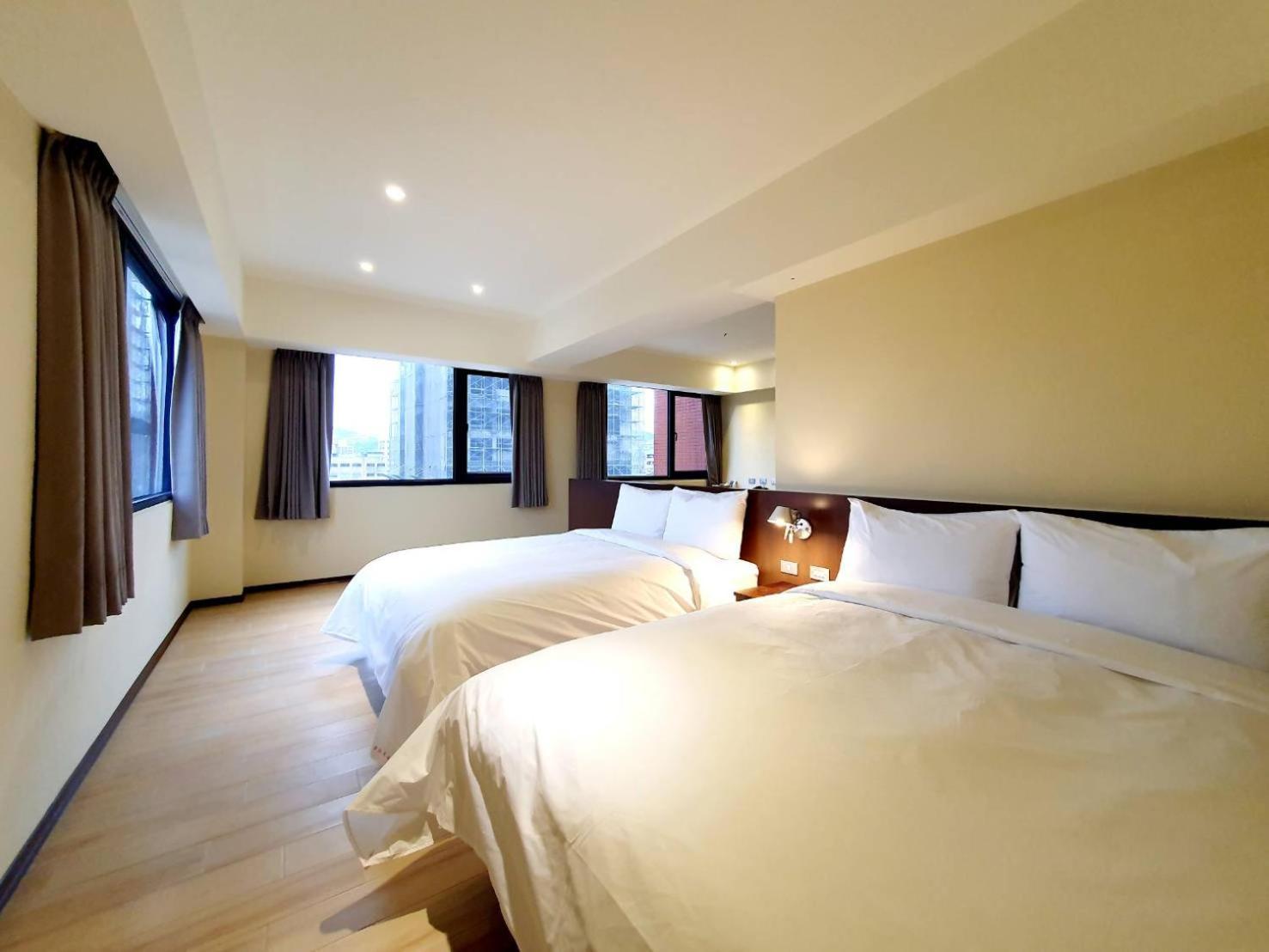 Hotel 享住新大華館 à Keelung Extérieur photo