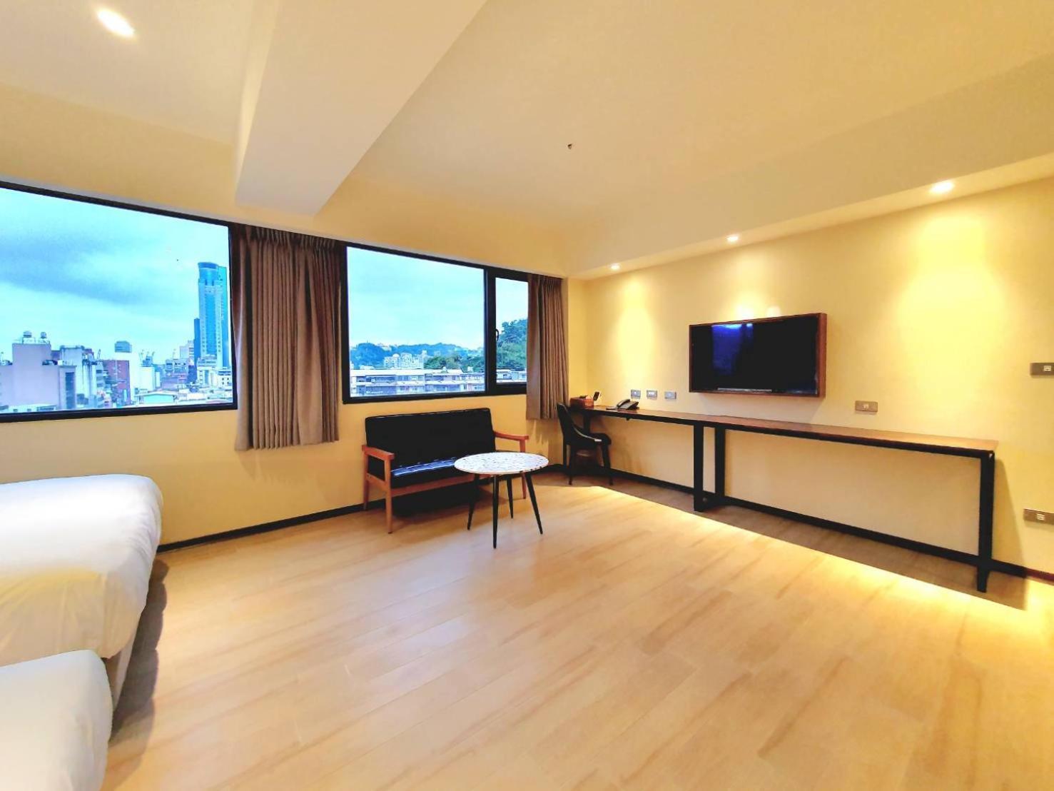 Hotel 享住新大華館 à Keelung Extérieur photo