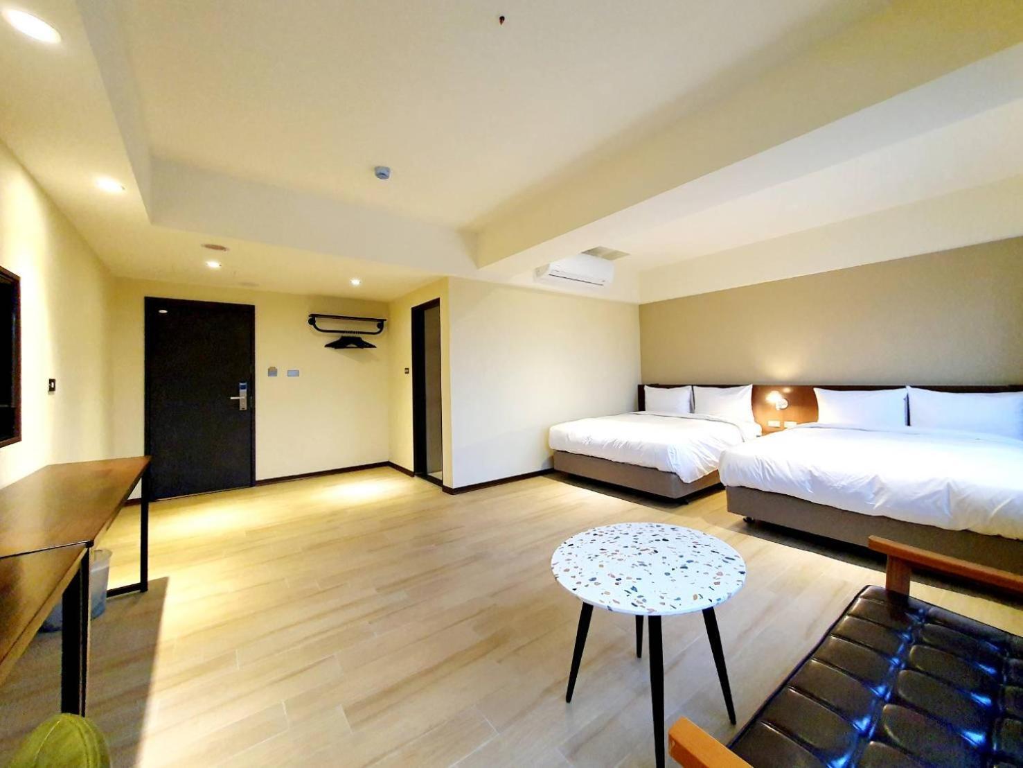 Hotel 享住新大華館 à Keelung Extérieur photo