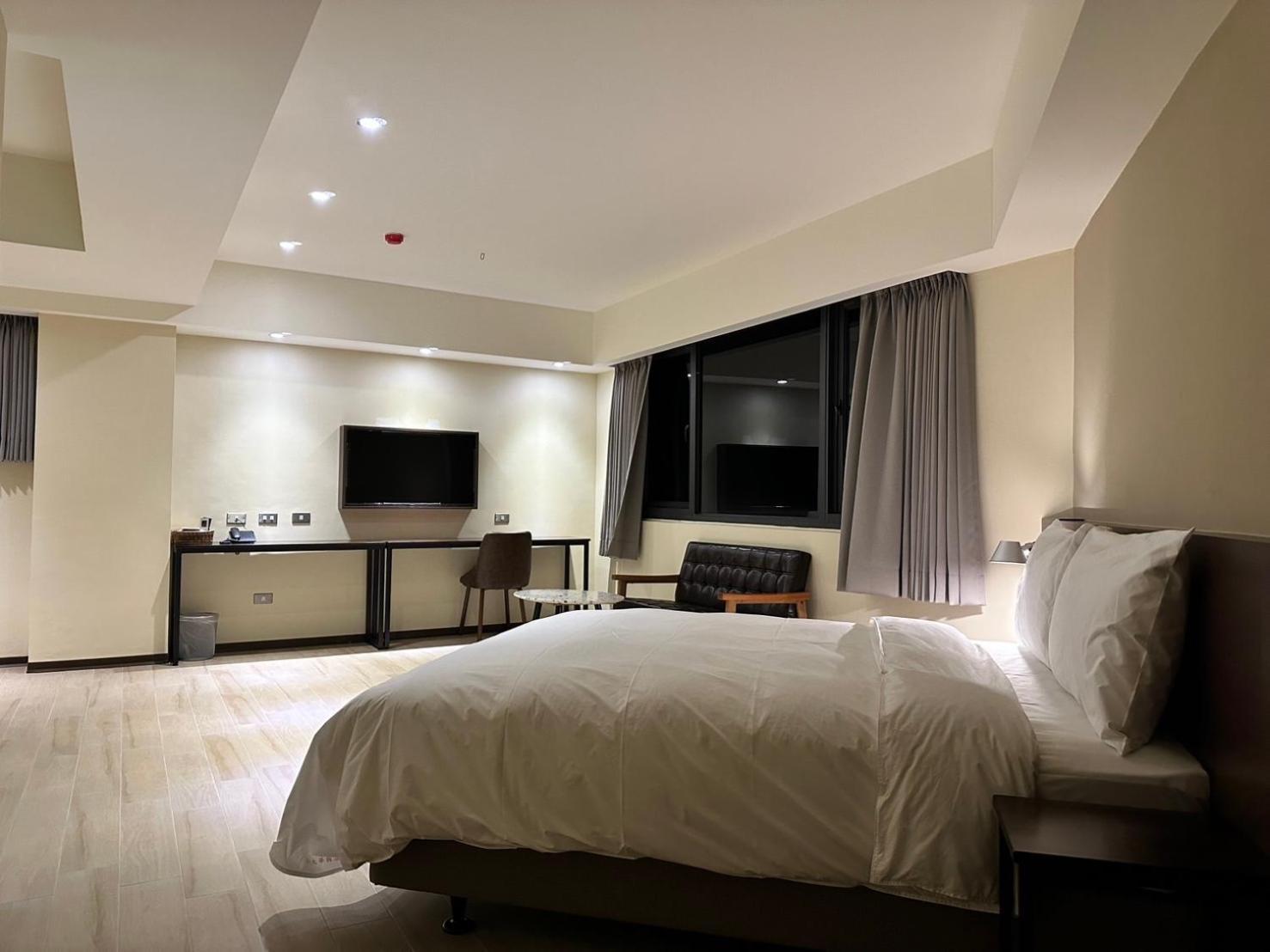 Hotel 享住新大華館 à Keelung Extérieur photo