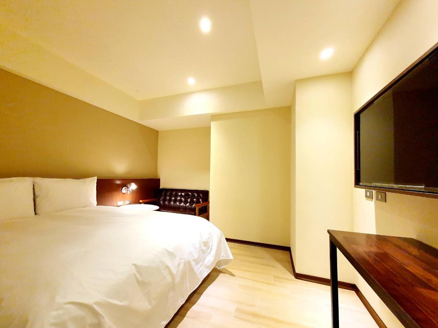 Hotel 享住新大華館 à Keelung Extérieur photo