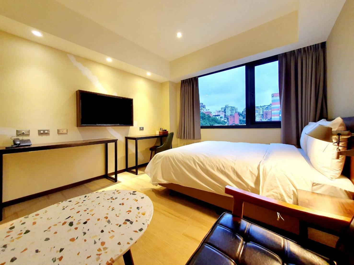 Hotel 享住新大華館 à Keelung Extérieur photo