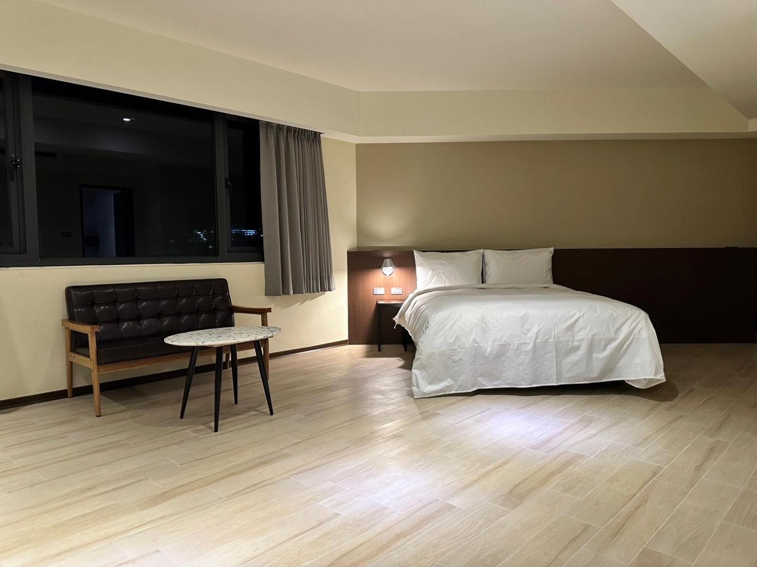 Hotel 享住新大華館 à Keelung Extérieur photo