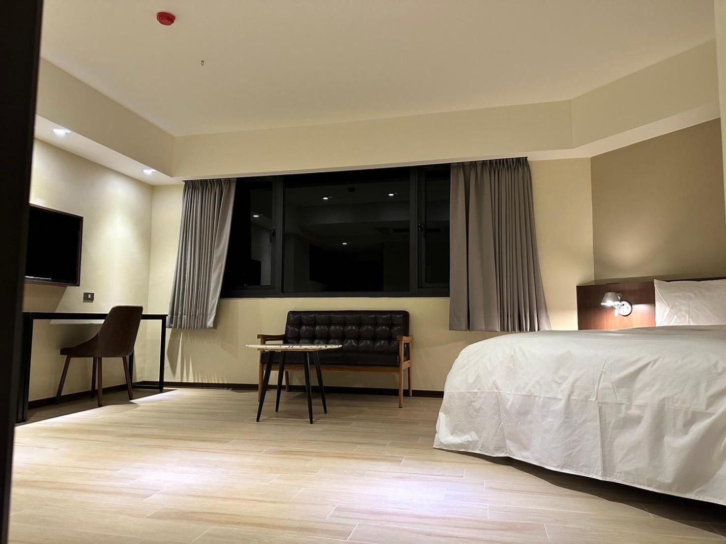 Hotel 享住新大華館 à Keelung Extérieur photo