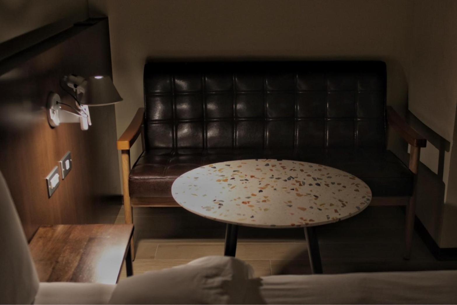 Hotel 享住新大華館 à Keelung Extérieur photo