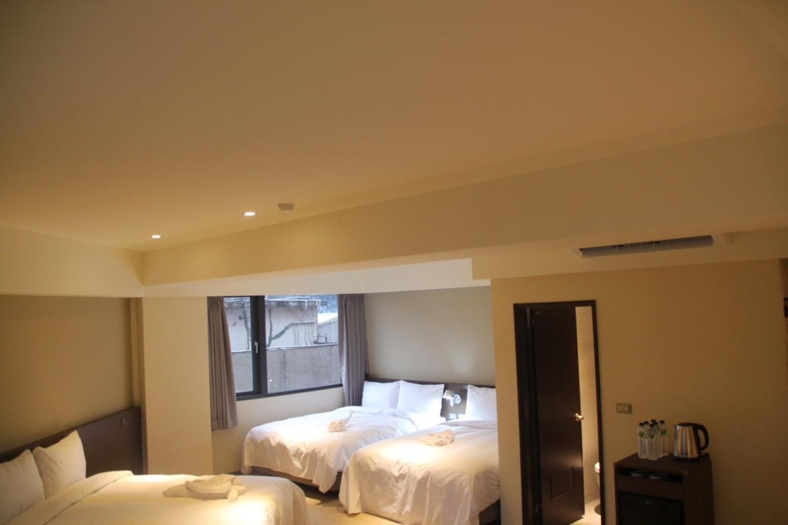 Hotel 享住新大華館 à Keelung Extérieur photo