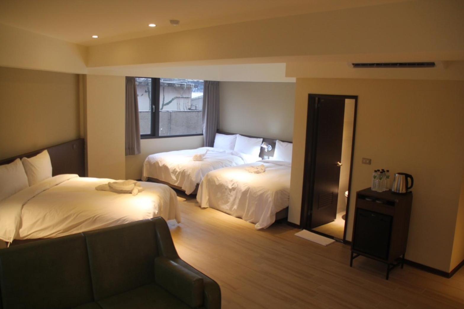 Hotel 享住新大華館 à Keelung Extérieur photo