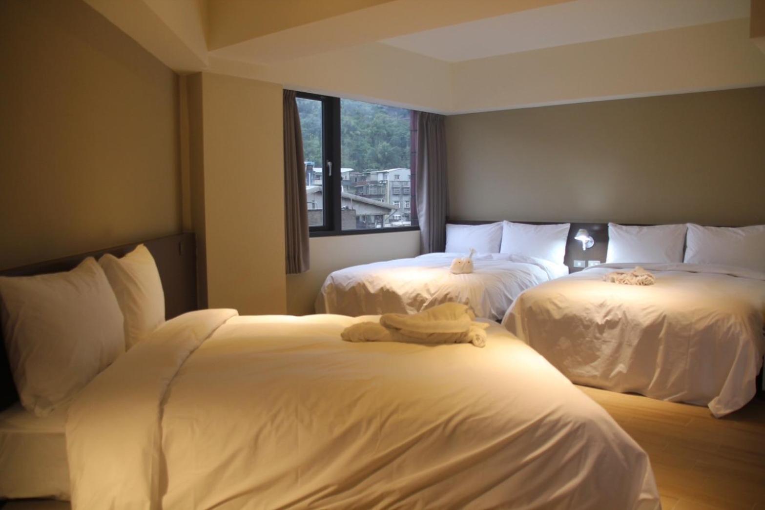 Hotel 享住新大華館 à Keelung Extérieur photo