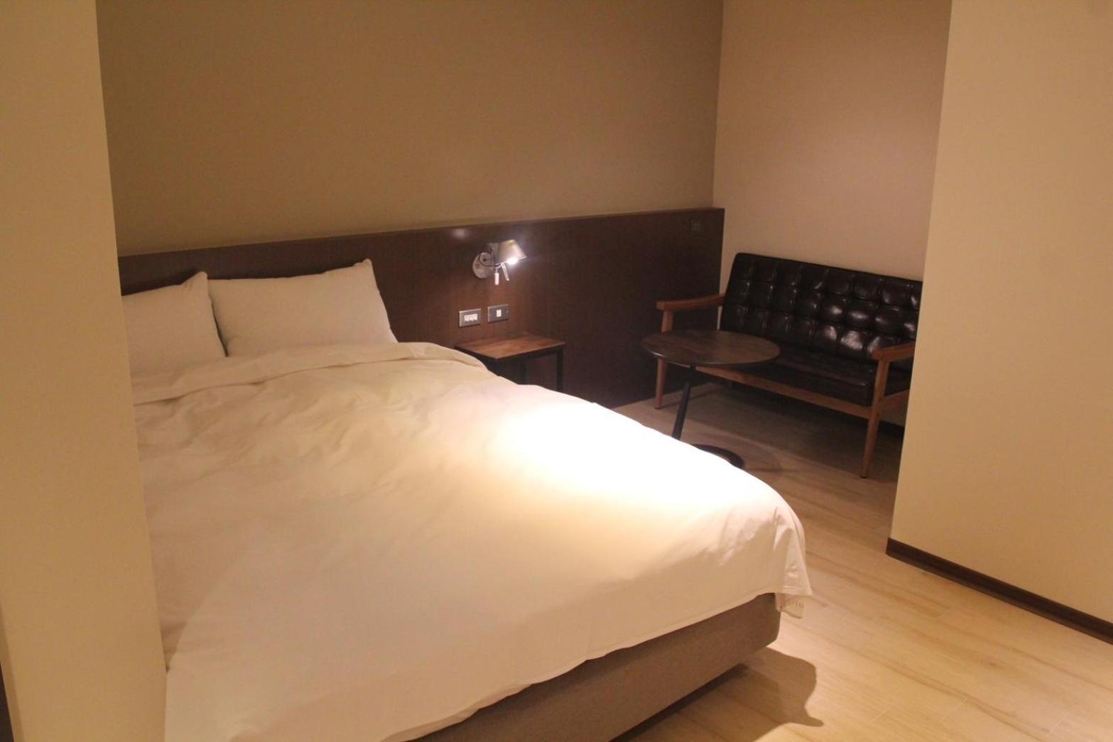 Hotel 享住新大華館 à Keelung Extérieur photo